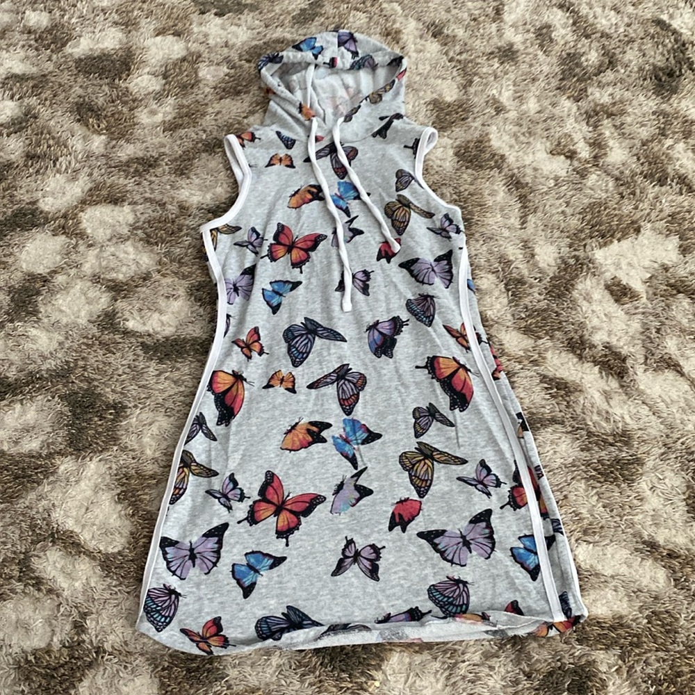 No boundaries gray butterfly dress. Size: Womens small